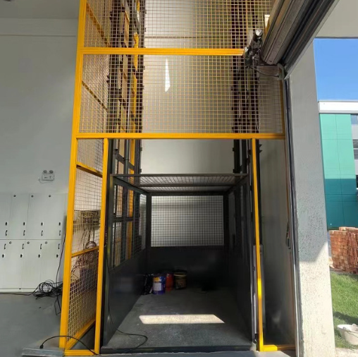 贵州导轨式升降机助力物流园破解运输难题