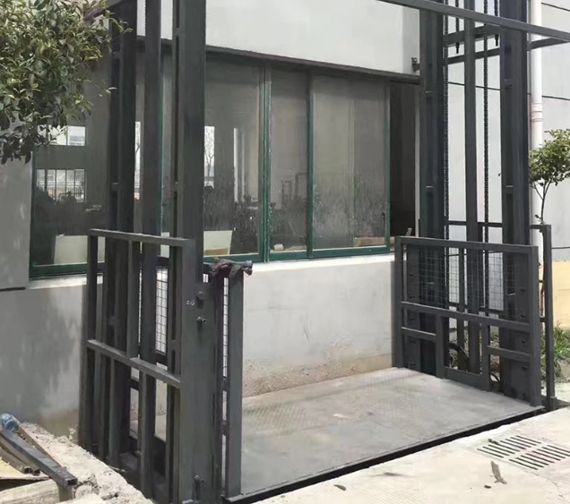 贵州导轨式施工升降机助力民生工程提速增效